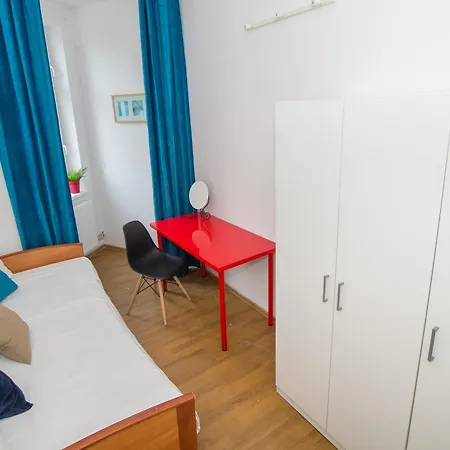 Adam Hostel